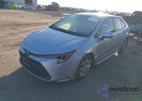 2021 Toyota Corolla Le z USA, uszkodzony, nr VIN JTDEPMAE3MJ117798
